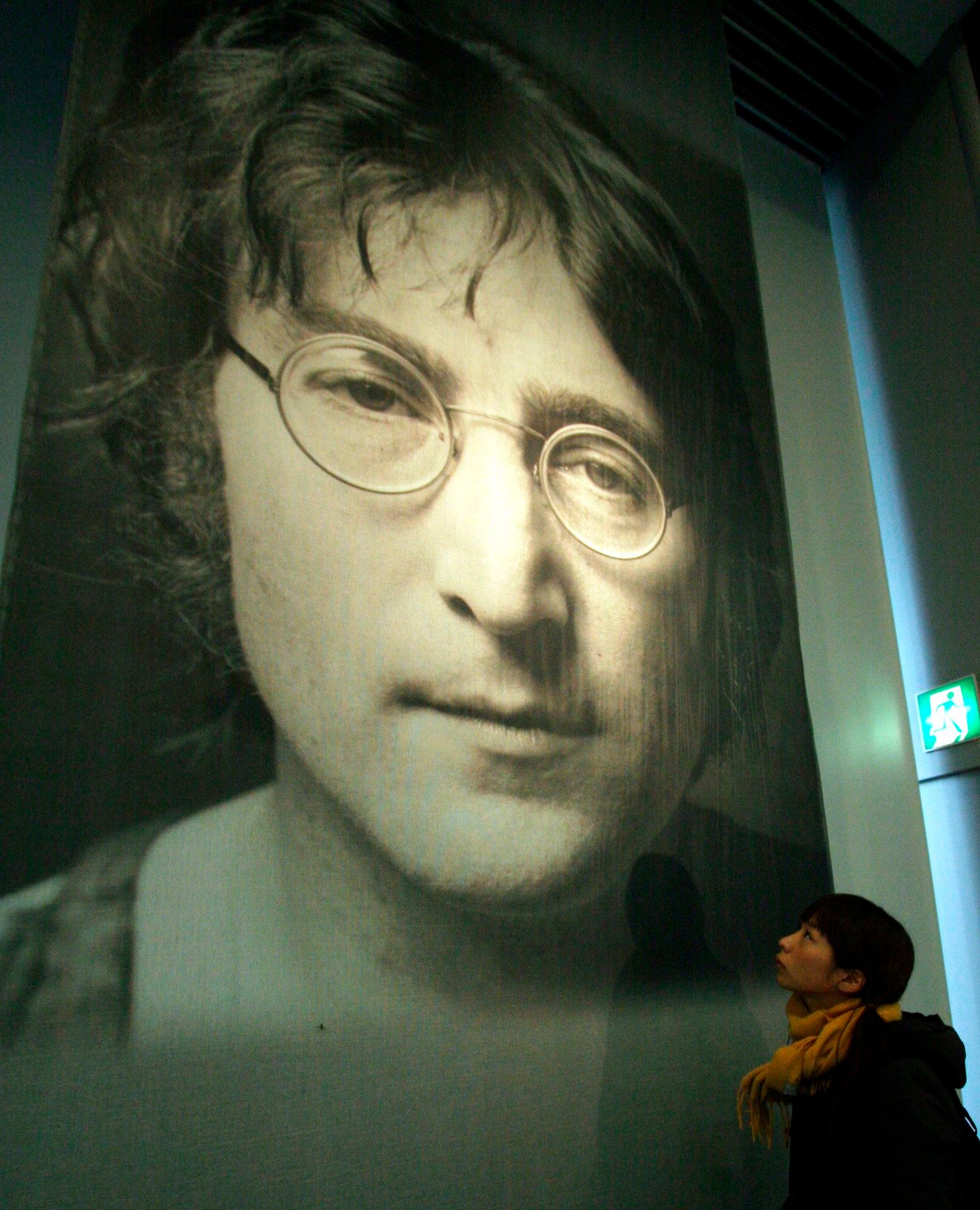 nummer Sky rolige Skulle have gået til Louis Nielsen: John Lennons briller solgt for 1,2  millioner