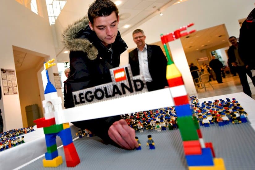 Lego_ansat-medium_32