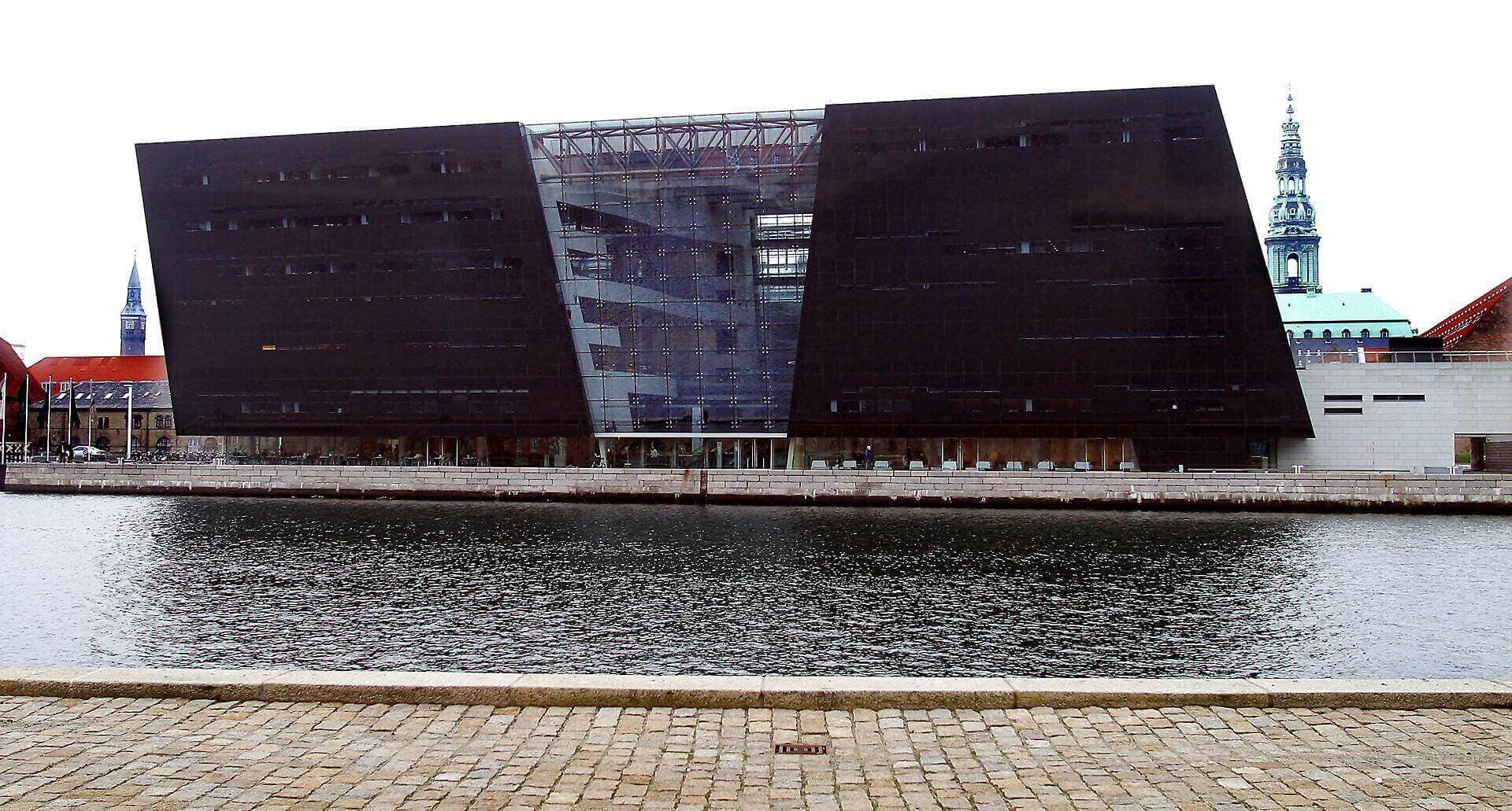 20021116-182703-6-1920x1031we