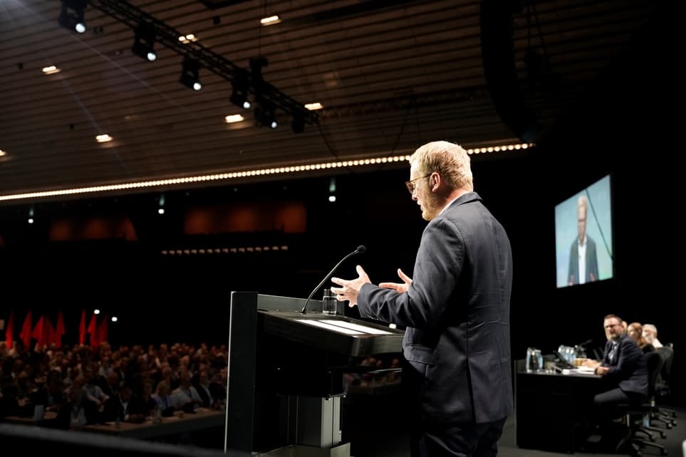 Morten_kongres_talerstol